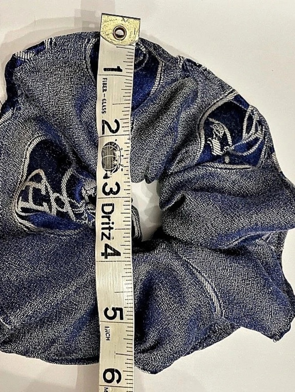 Hermès Silk Scrunchie Blue upcycled from authentic silk scarf - Picture 6 of 6